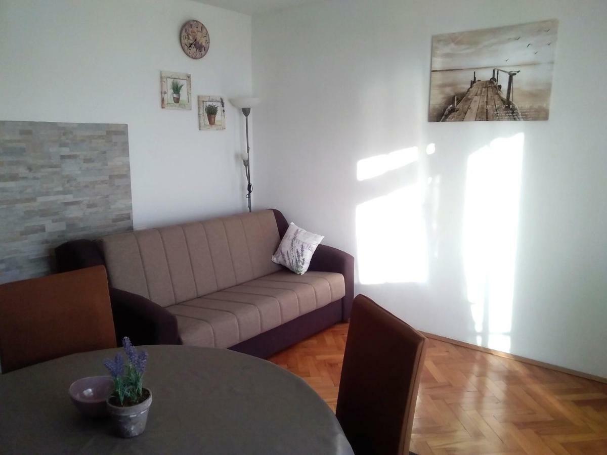Apartment Nina เซนญ์ ภายนอก รูปภาพ